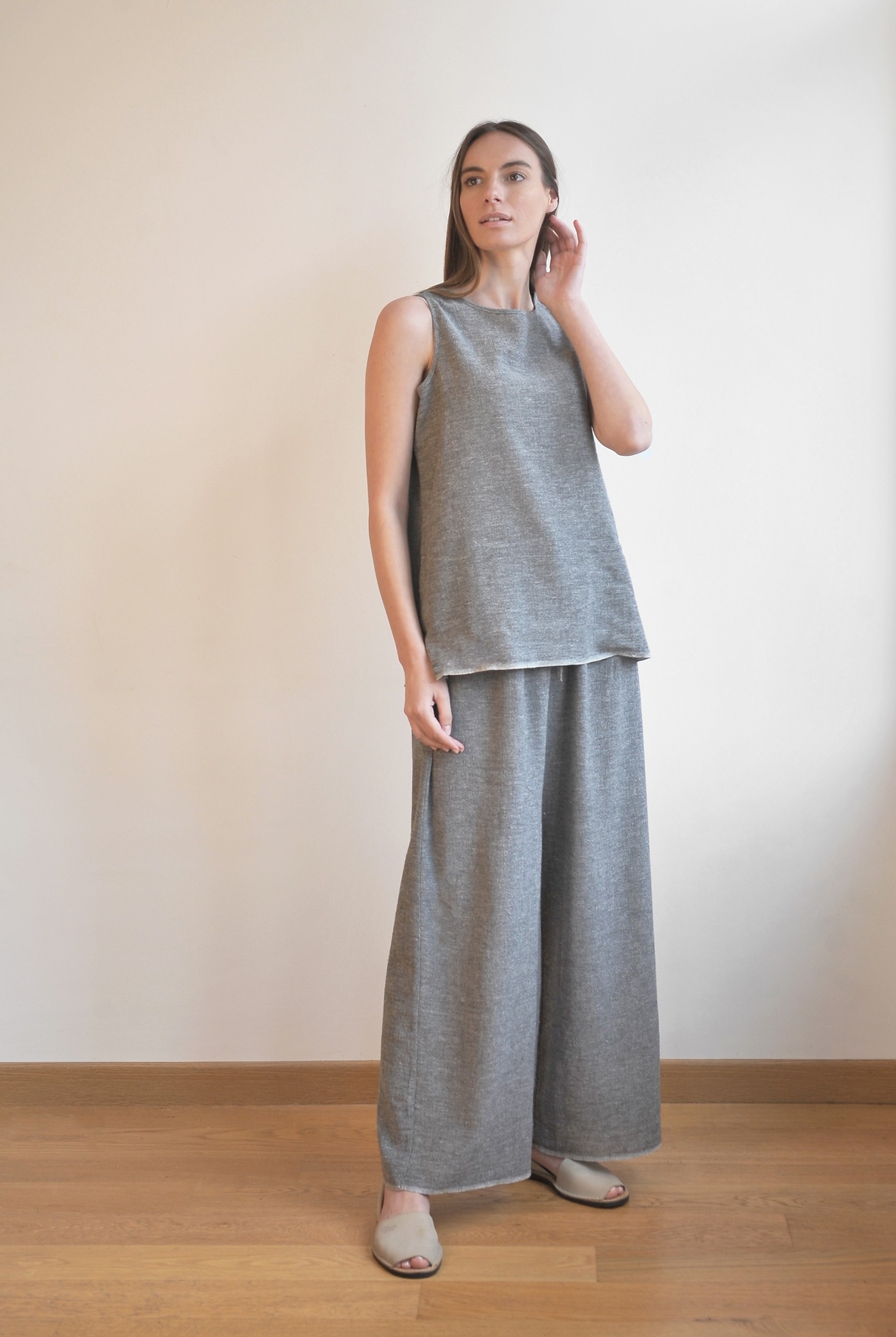 Charcoal SILE LOOSE PANTS