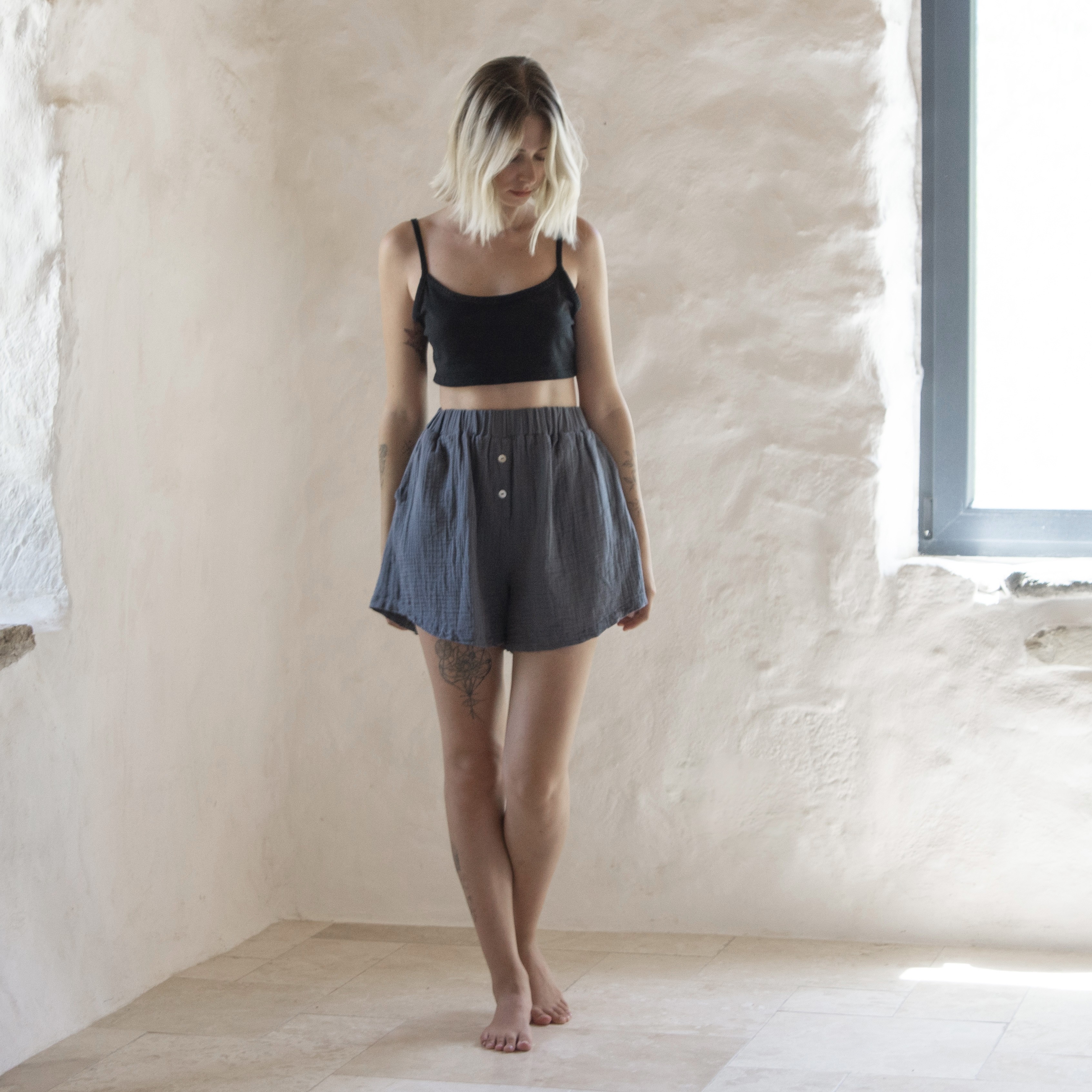 Muslin double-layered cotton buttoned shorts