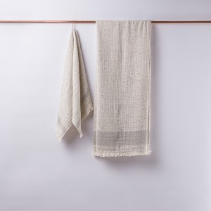 Muslin Hand Towel in Cotton Nope Yarn