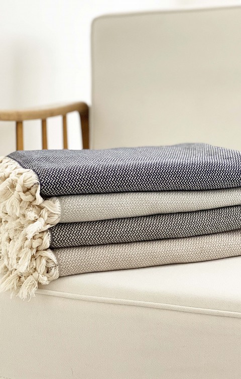 Marine Pebble Throw